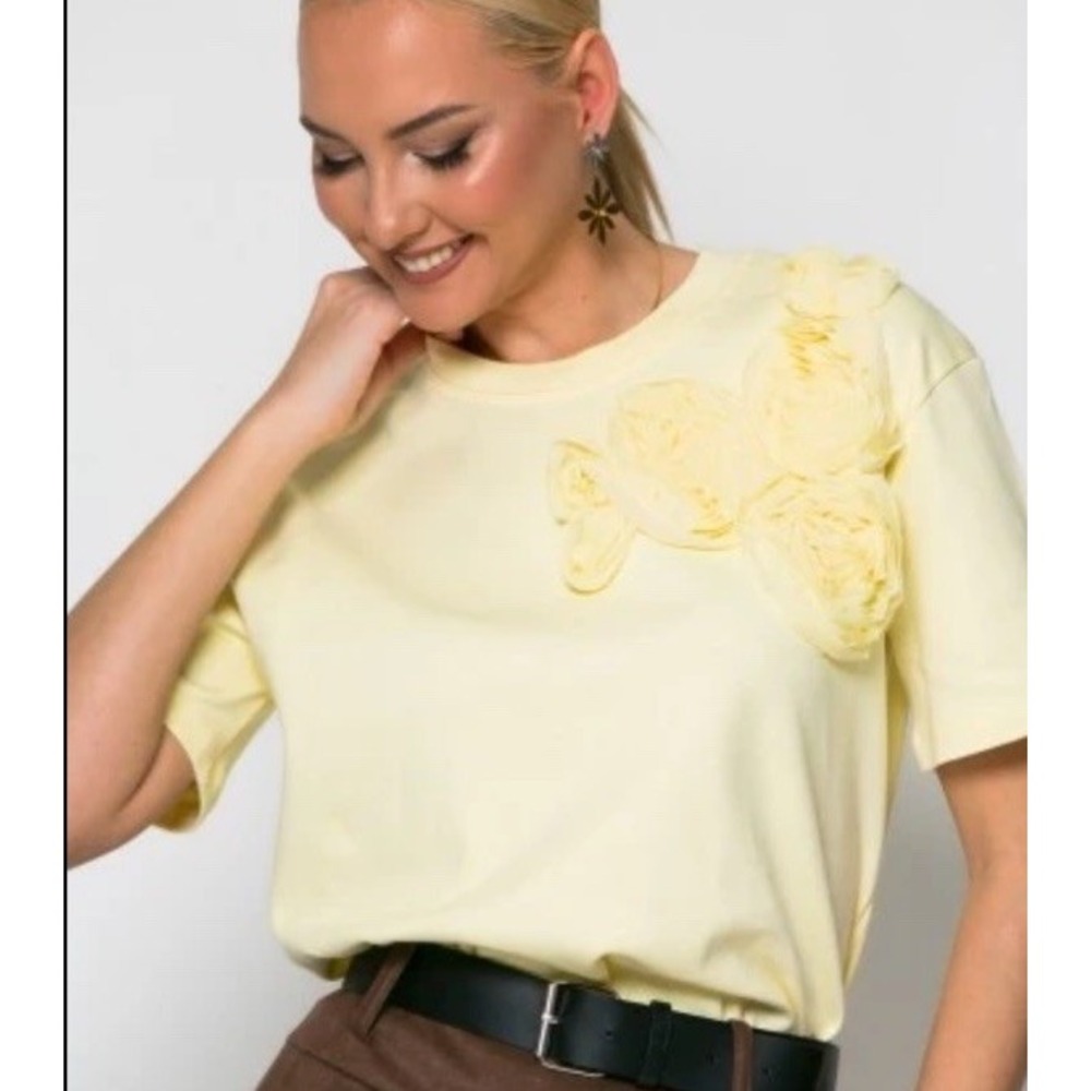 Zara Women's Yellow Lace 3D Floral CrewNeck T-shirt Top Sz S EUC Short Sleeve